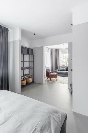 Minimalist Apartment & Studio - Photo4