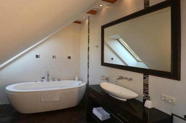 Rentida Apartments - Photo2