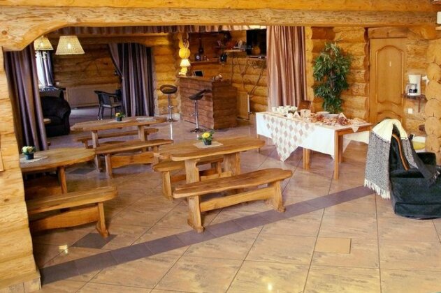 Arkhouse - Photo3