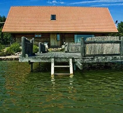 Sarnate Guesthouse Uzava
