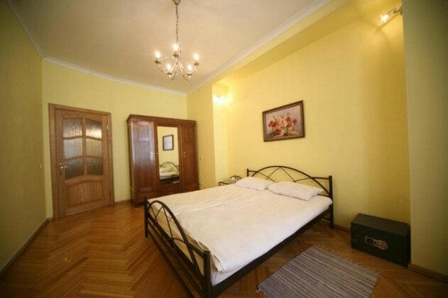 Sunny two bedroom apartment - Photo4