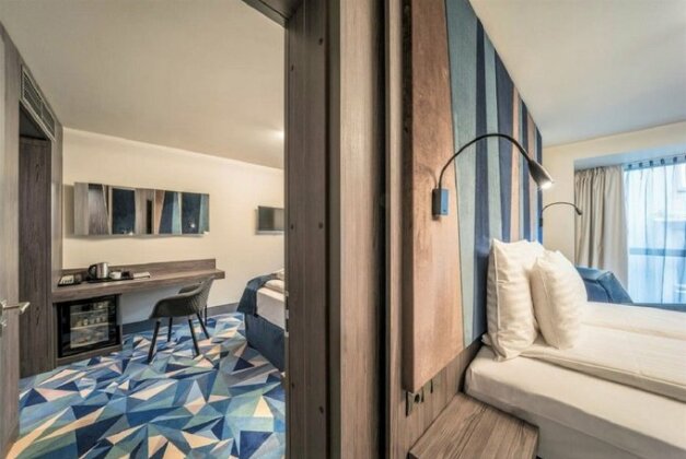 Wellton Riverside SPA Hotel - Photo4