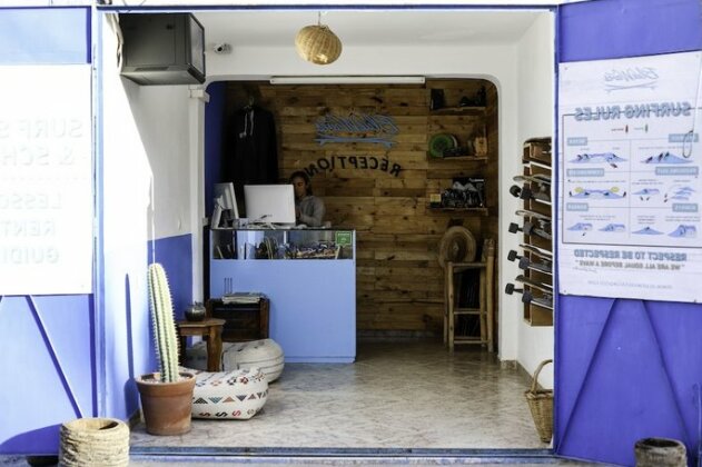 Blue Waves Surf House - Photo4