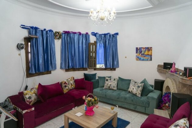 Blue And White House - Photo3