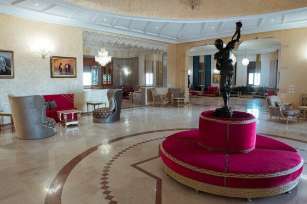 Regency Park and Suites - Photo4