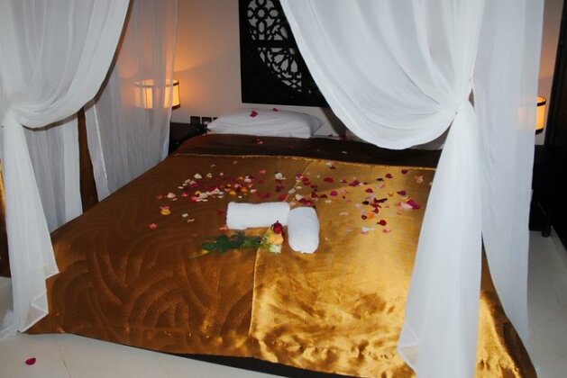 Riad Akiba - Photo3