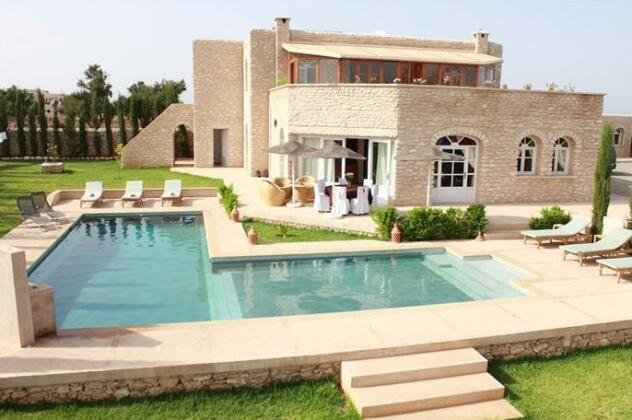 Riad Darko - Photo2