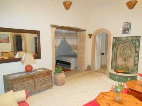 Riad Darko - Photo4