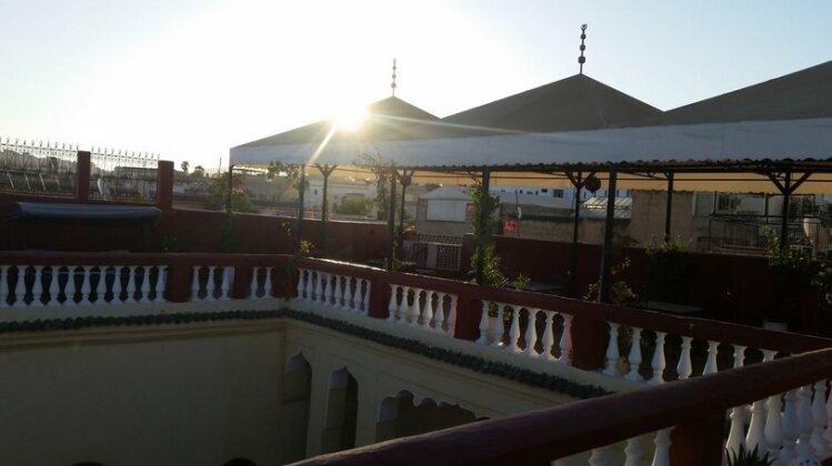  Photo 1