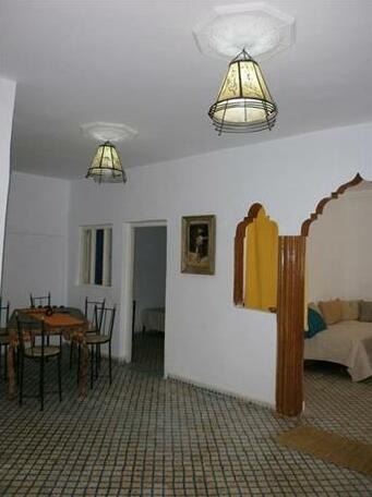 Esshania Apartment - Photo3