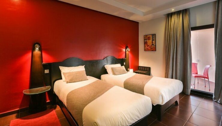 Red Hotel - Photo4