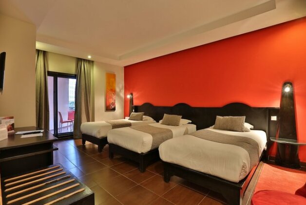 Red Hotel - Photo5