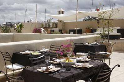 Riad Anyssates - Photo3