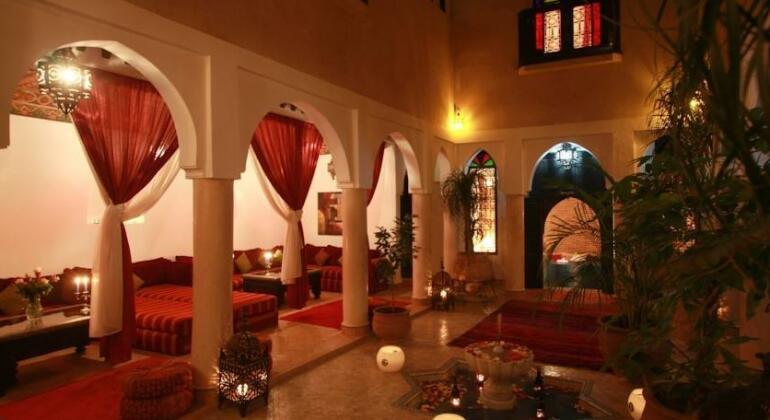 Riad Basim - Photo2