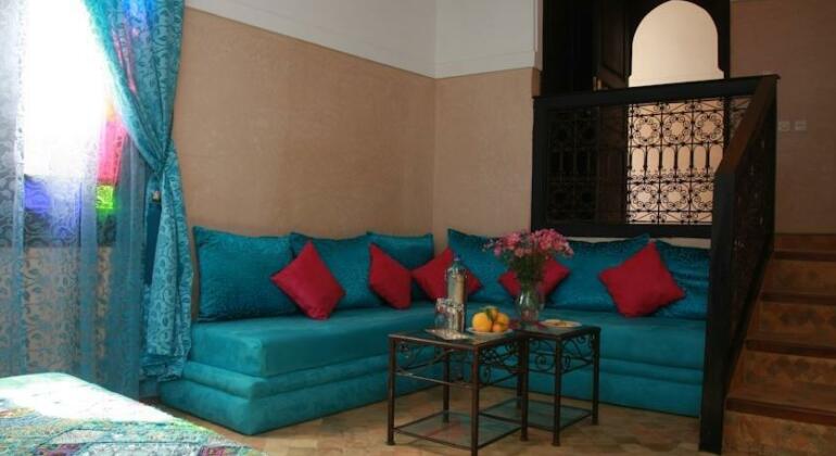 Riad Basim - Photo5