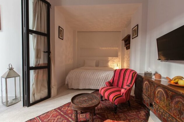 Riad Zebrakaro - Photo2
