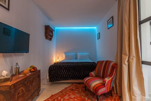Riad Zebrakaro - Photo4