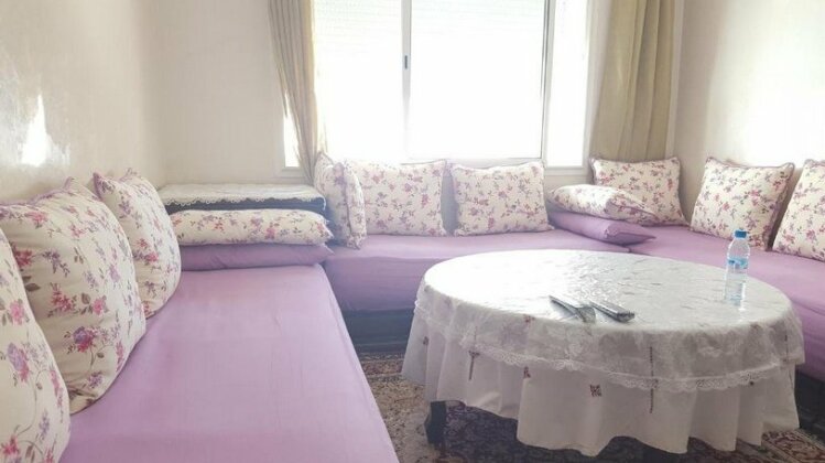 Cozy Spacious With Balcony - Photo5