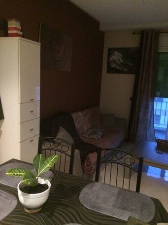 Modern Flat - Adults Only - Photo5