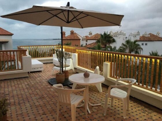 Magnificient terrace on ocean - Photo2