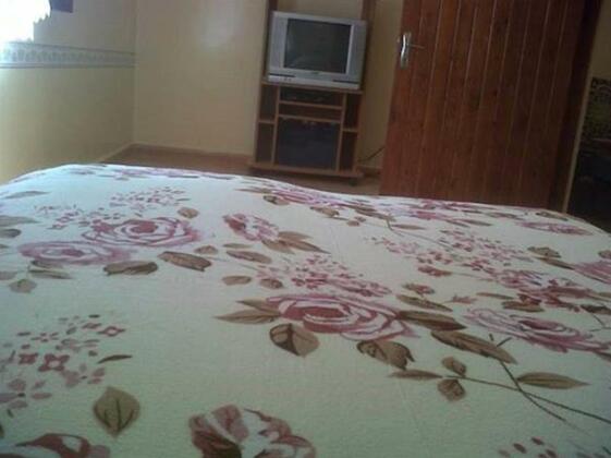 Sun 'N' Surf Guest House - Photo4