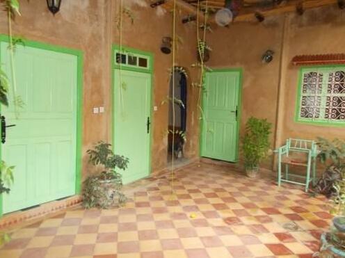 Dar Adam - Photo2