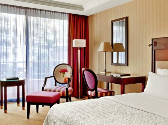 Le Meridien Beach Plaza - Photo3