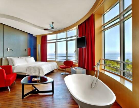 Le Meridien Beach Plaza - Photo4