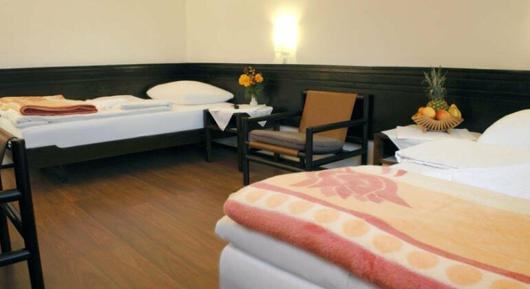 Mall Guest House - Photo5