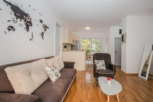 Apartment Aficionados - Photo2