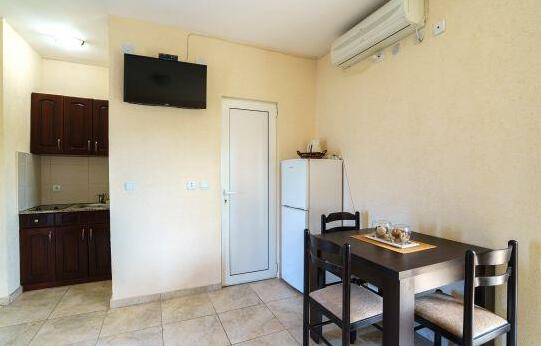 Apartments Lora Bar - Photo2