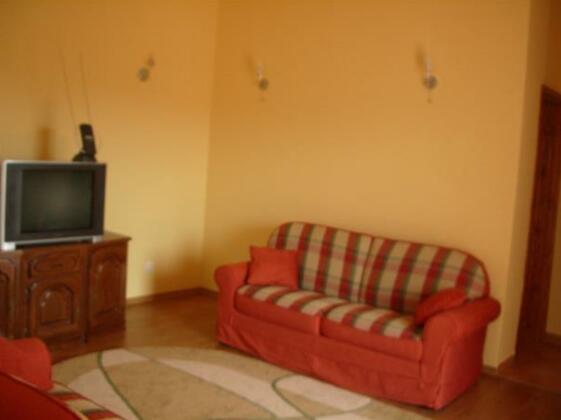 Ilino Apartments - Photo2