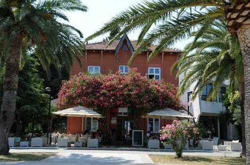 Le Petit Chateau - Photo2