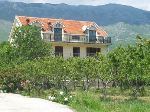 Apartments Ivetic - Photo2