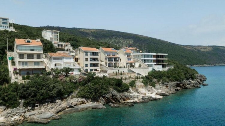 ViLena Apartmani Bigova - Photo2