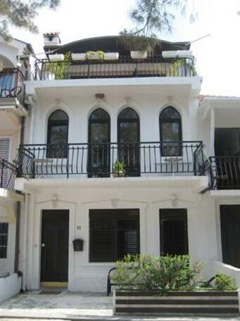 Apartments Colic