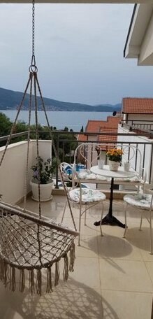 Porto Bello Lux apartment with pool - Photo4