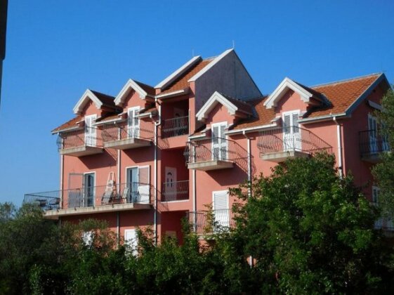 Apartments Sunrise Bjelila