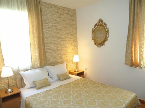 Aurora Old Town Apartments - Photo4