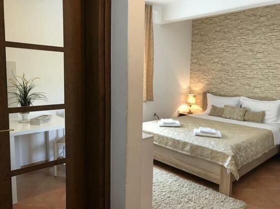 Aurora Old Town Apartments - Photo5