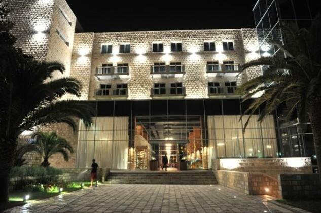 Avala Resort & Villas - Photo3