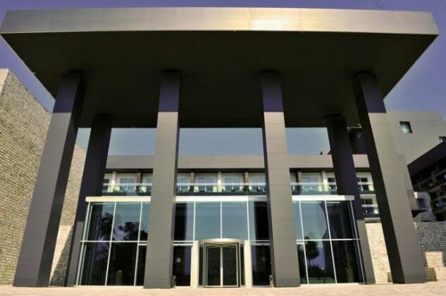 Avala Resort & Villas - Photo4