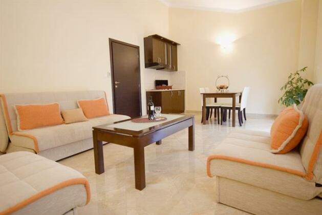 Contessa Apartments - Photo4