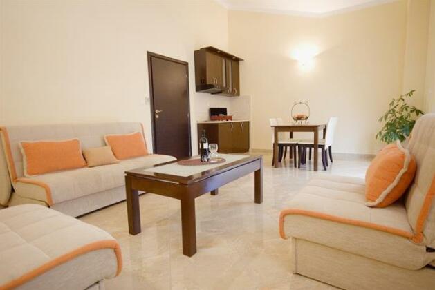 Contessa Apartments - Photo4