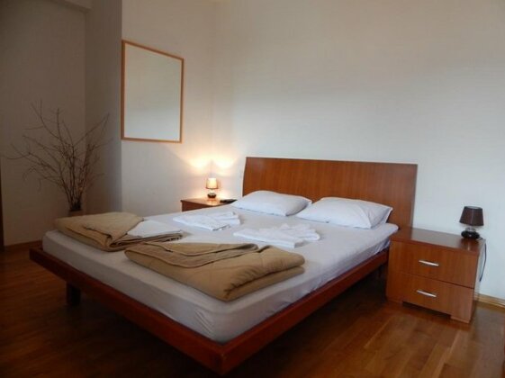 Contessa Apartments - Photo5