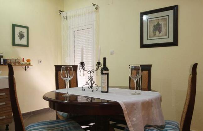 Lighthouse Apartments - Photo2