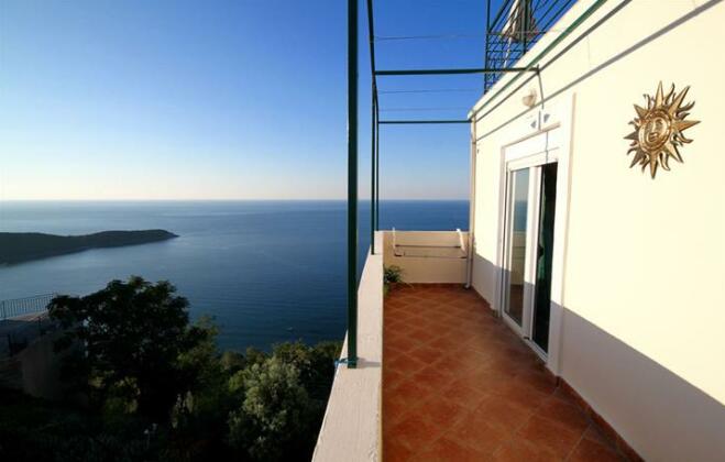 Lighthouse Apartments - Photo4
