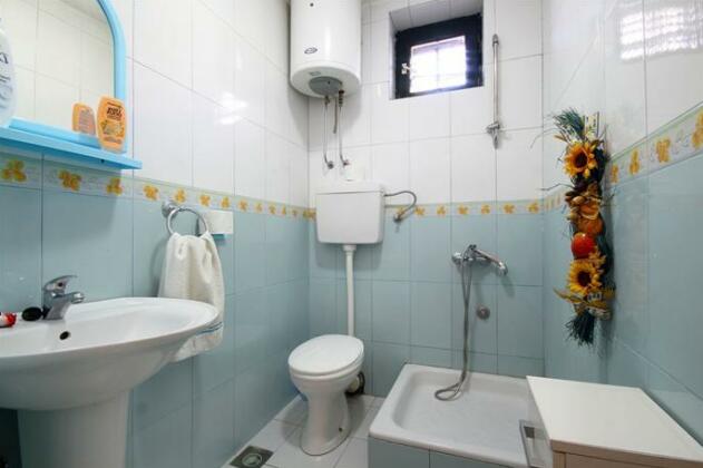 Lighthouse Apartments - Photo5