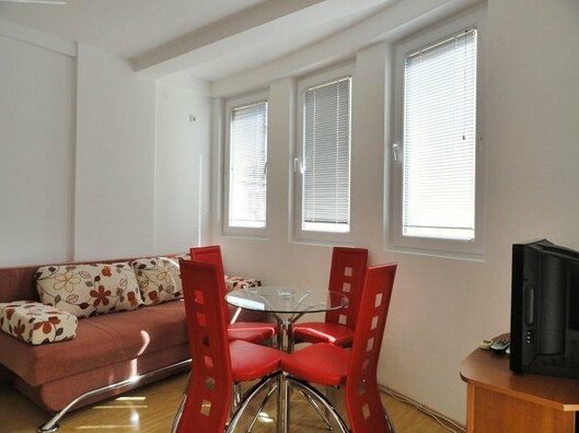 One bedroom app - close to all amenities - Photo3