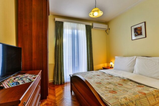 Villa Velzon Guesthouse - Photo5
